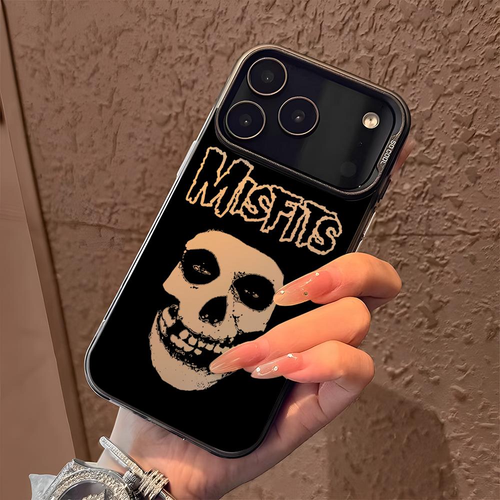 Misfits Telefon Kılıfı iPhone  - Apple Iphone 15 incelemesi ve fiyatı